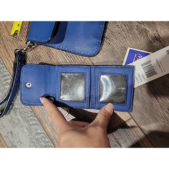 Women's 9 Nine West Royal Blue Wristlet And Photo Key Chain - $70 MSRP - Picture 3 of 10